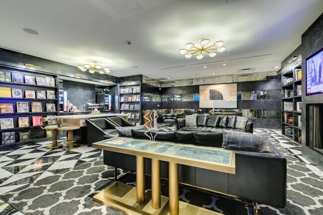 Building Photo - 4471 Dean Martin Dr