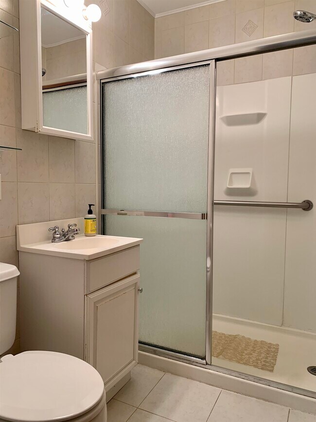 Building Photo - 67 Cable Rd