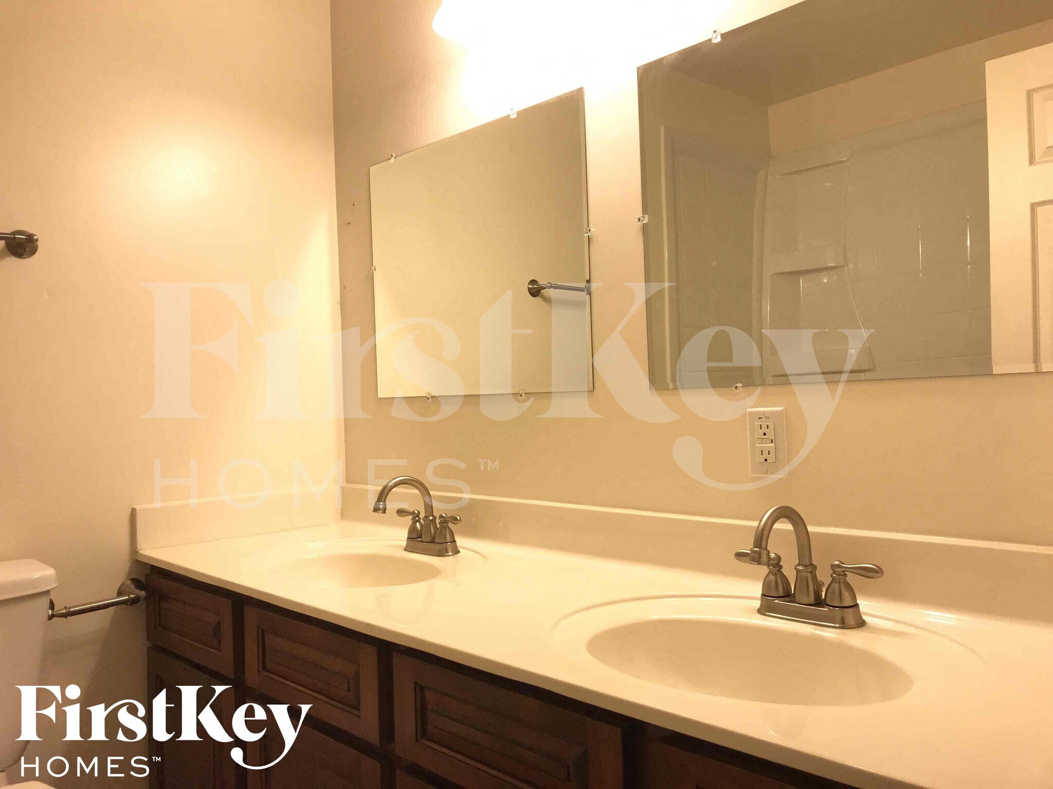 Building Photo - 8802 N 35th Dr