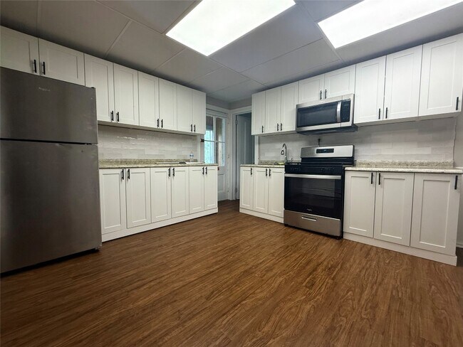 Building Photo - 143 Harrison St