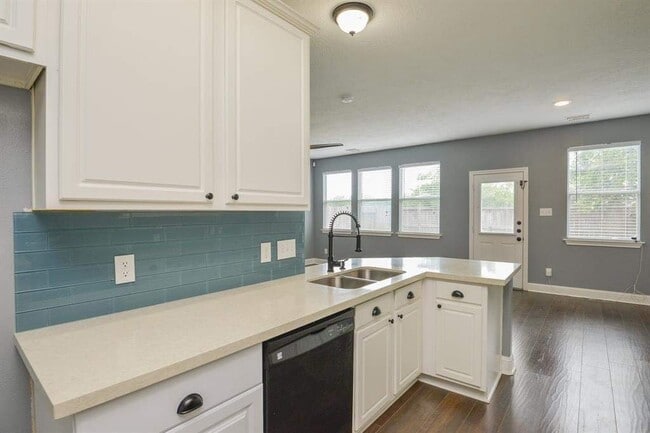 Building Photo - 8755 Thistlemoor Ln