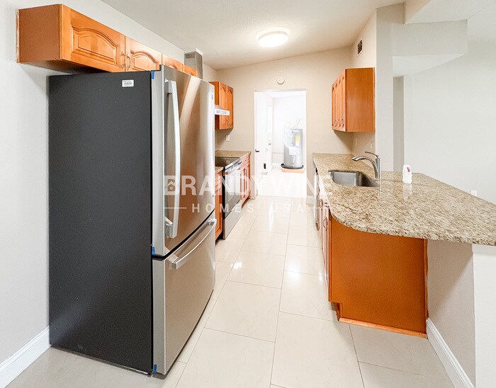 Building Photo - 2145 Bourget Dr