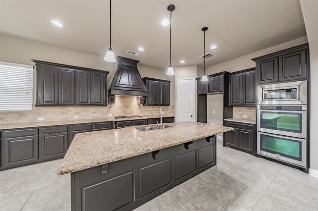 Building Photo - 1614 Chisholm Trail