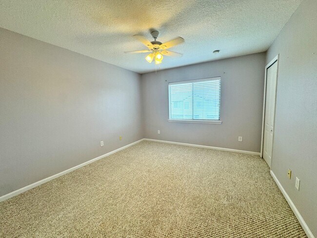 Building Photo - 237 Syrah Way