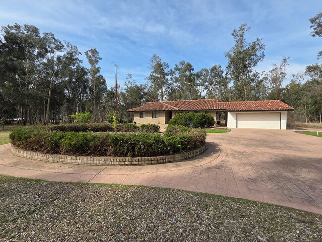 Building Photo - Herald Ranchette