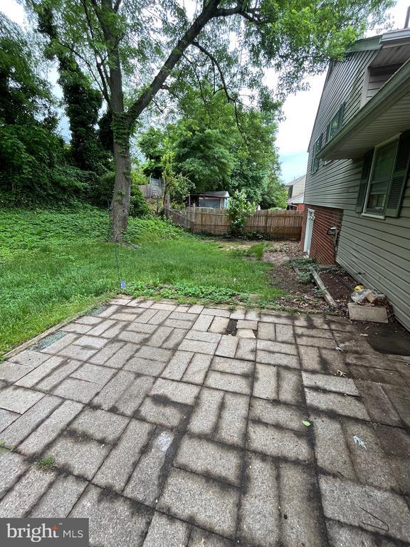 Building Photo - 5807 Lamont Dr