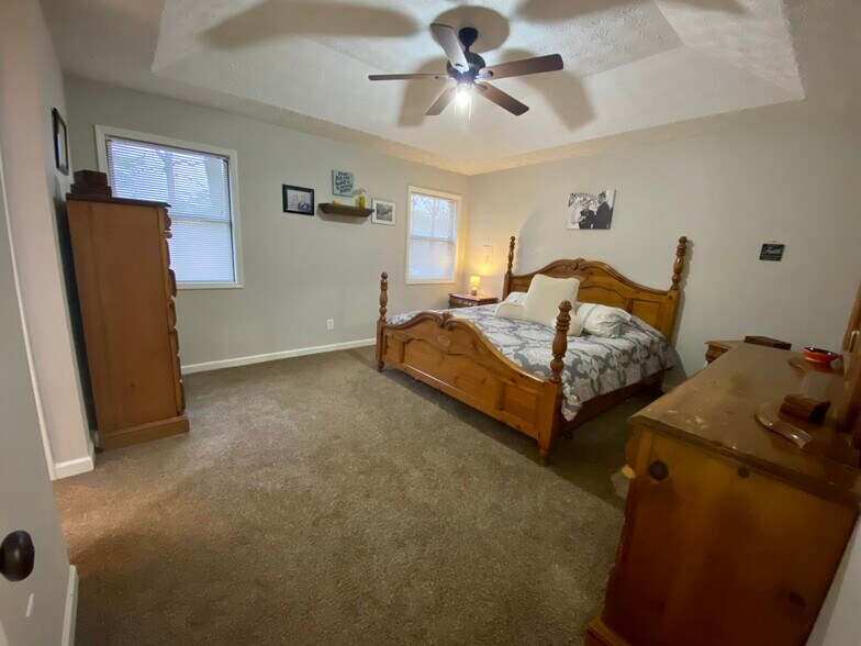 Building Photo - 1095 Mountain Springs Dr NW