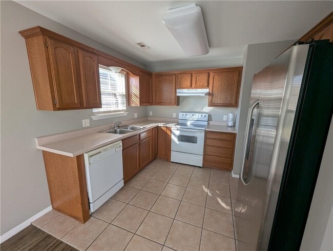 Building Photo - 840 Ash Ct