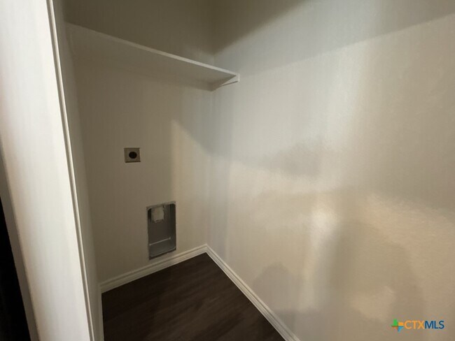 Building Photo - 5110 Rose Gdn Lp