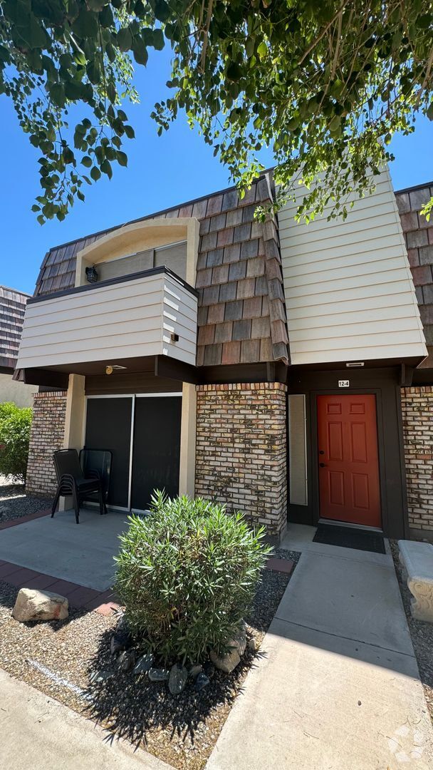 Building Photo - Furnished Condo w/ Community Pool!