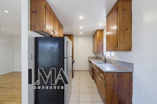 Building Photo - 1453 Butler Ave