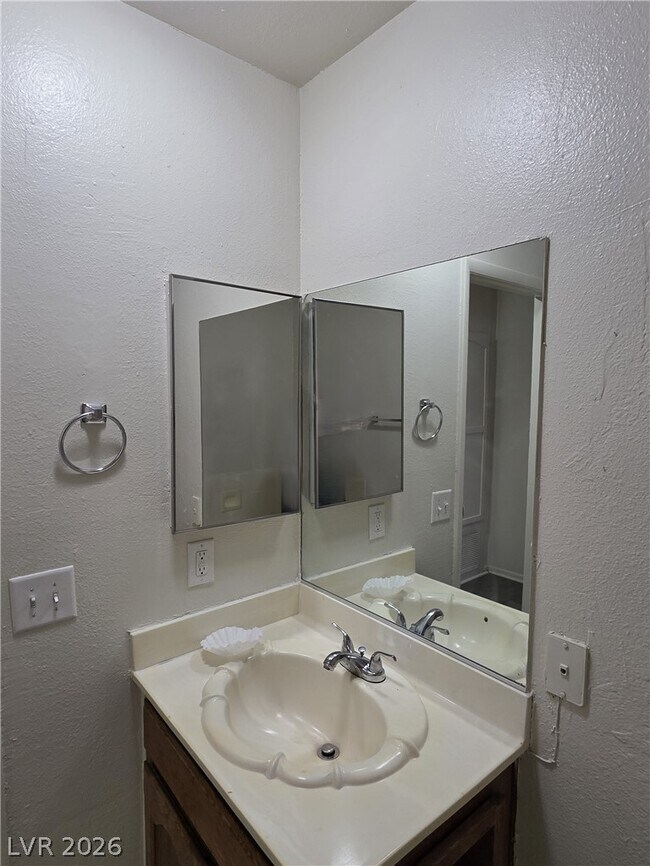 Building Photo - 6671 W Tropicana Ave