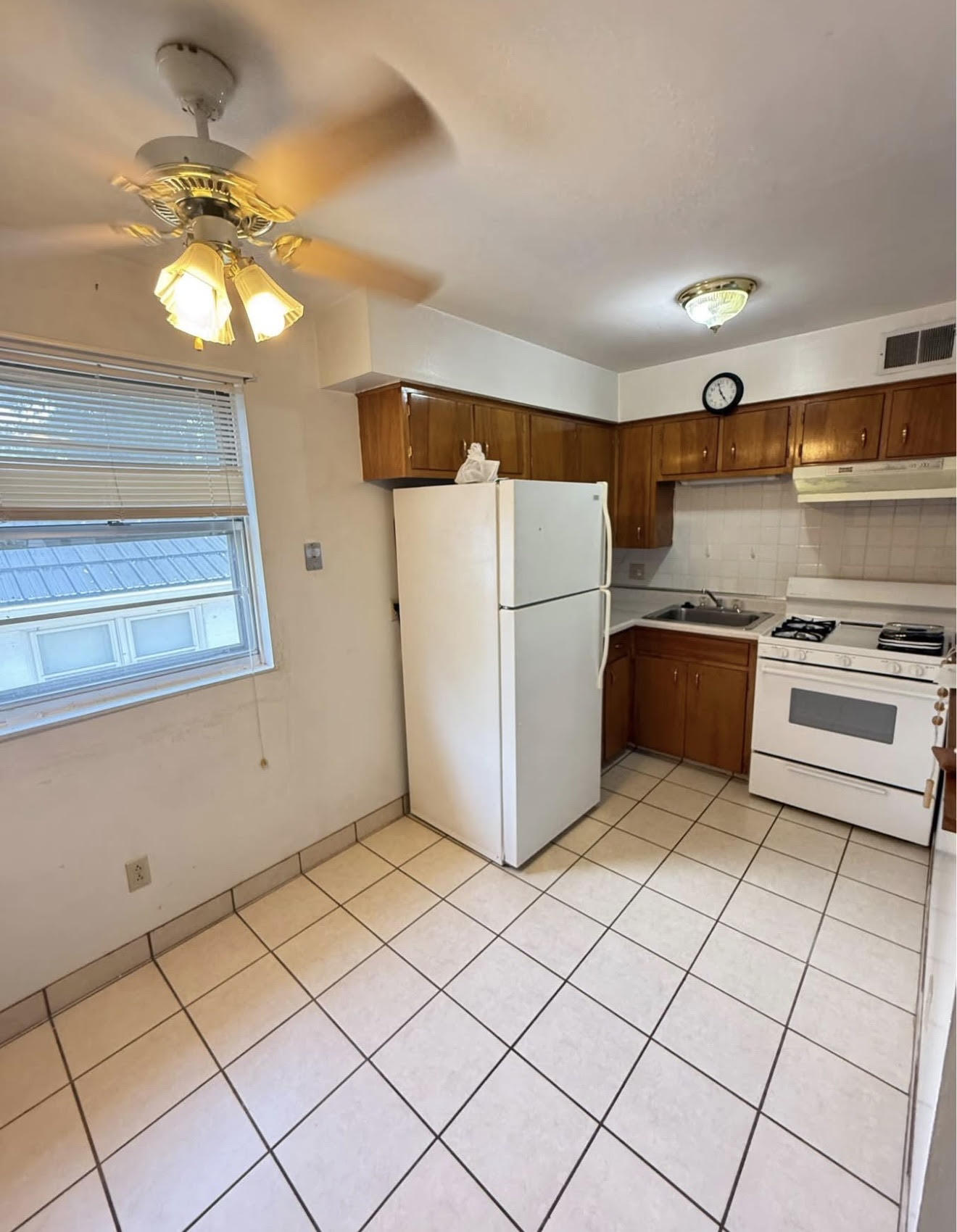 Building Photo - 5032 Firnley Ave