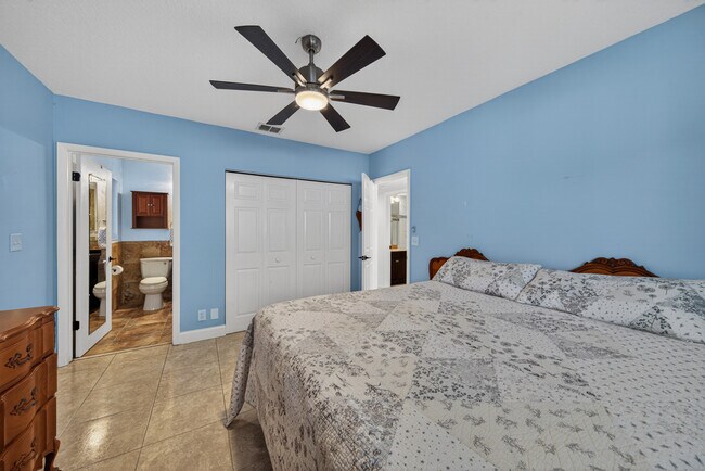 Building Photo - 211 S 57th Way