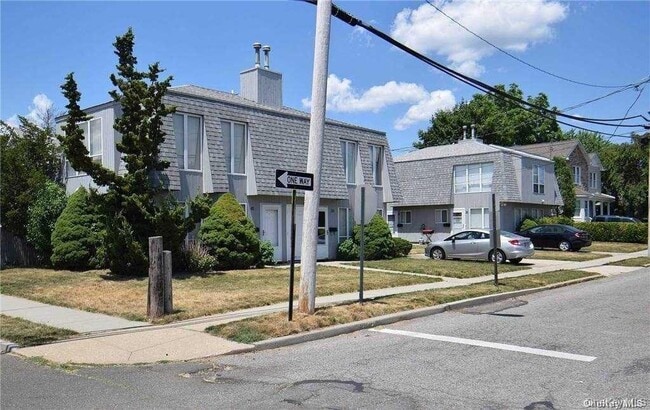 Building Photo - 35 Linwood Rd S