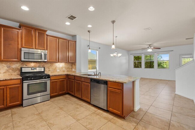 Building Photo - 2627 Garlic Creek Dr