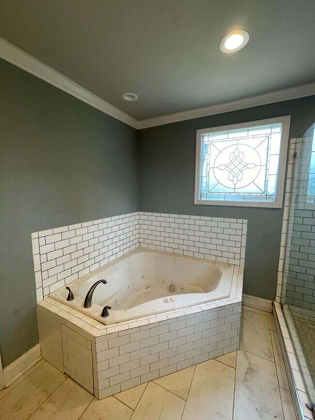 Building Photo - 1515 Chamberlain Ave