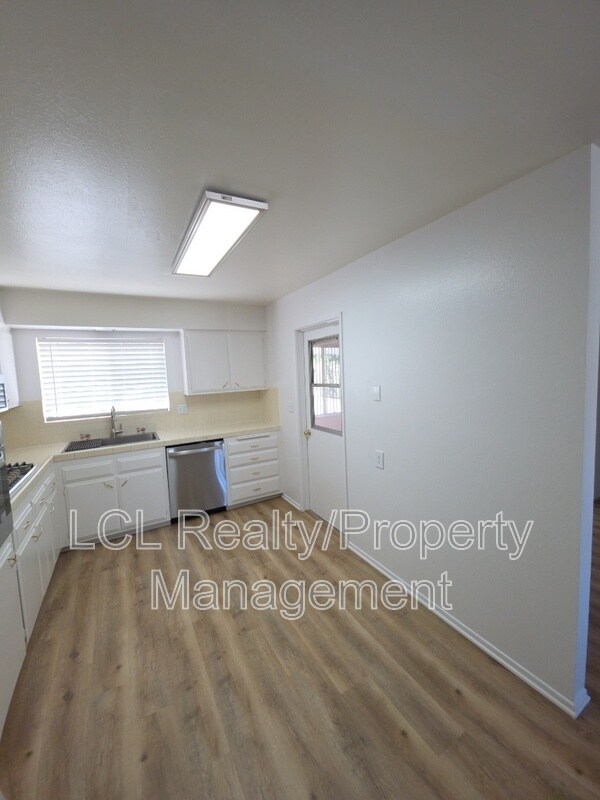 Building Photo - 27111 Wentworth Dr