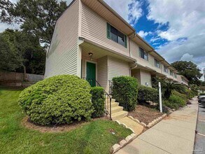 Building Photo - 4221 Brookside Dr