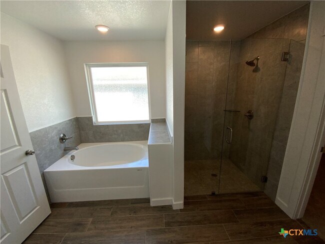 Building Photo - 1511 Fiddle Wood Wy