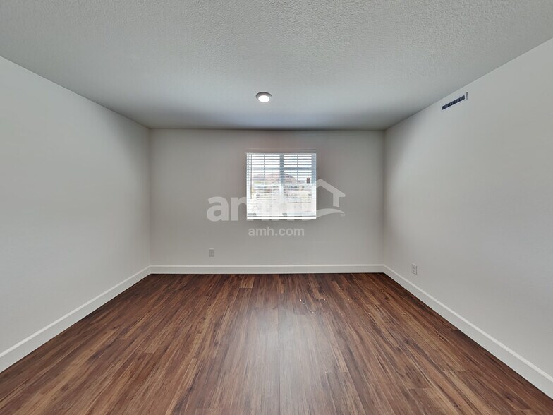 Building Photo - 10436 Bee Balm St