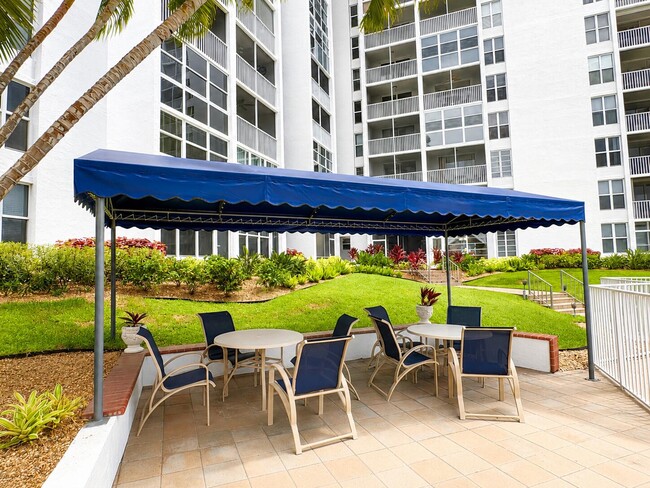 Building Photo - 1391 S Ocean Blvd