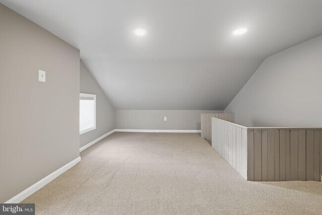 Building Photo - 141 S Locust St