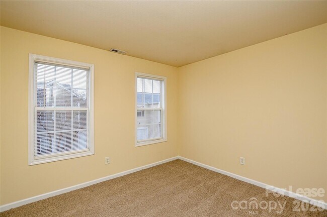 Building Photo - 8415 Spirea Ct