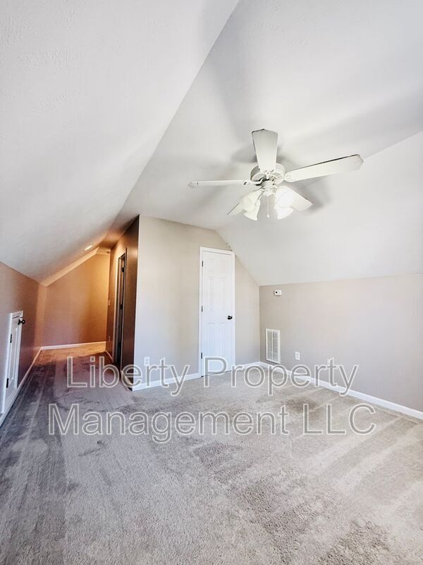 Building Photo - 48 Commonwealth Ct