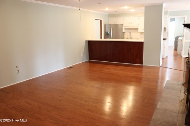 Building Photo - 207 Gemini Ct