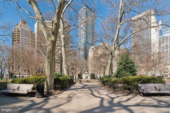 Building Photo - 219 S 18th St