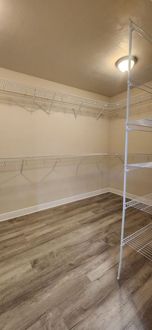 Building Photo - Beautifully updated 3-bedroom, 2.5-bath home in a picturesque country setting