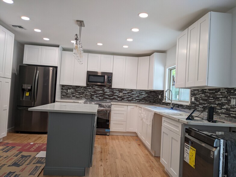 Kitchen - 544 Drakestown Rd