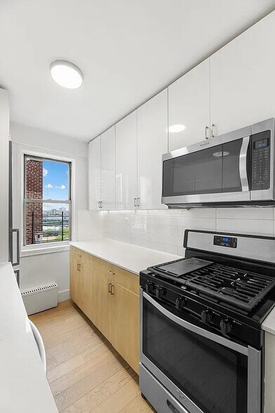 Building Photo - 45 W 139th St