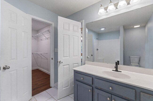 Building Photo - Home in Haskell