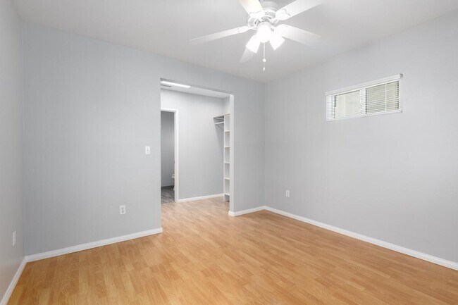 Building Photo - 4804 Iroquois Ave