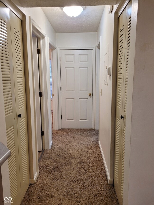 Building Photo - 250 Locust Ln