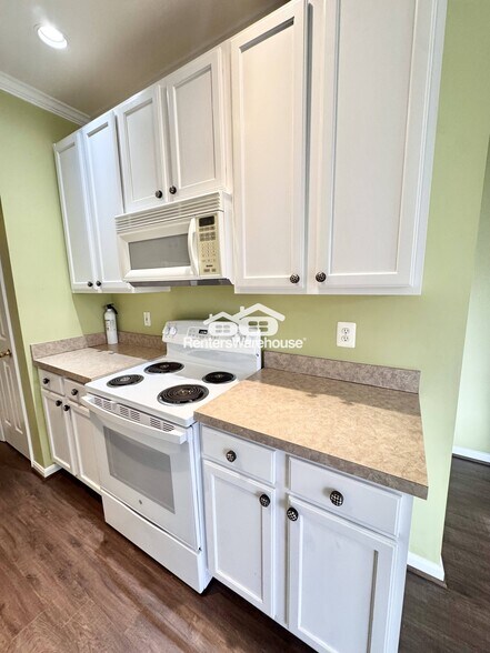 Building Photo - 2155 Scotts Crossing Ct