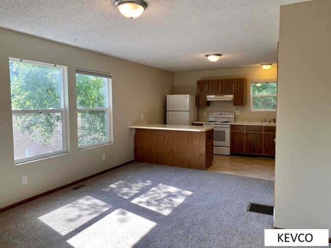 Building Photo - 411 Garfield St