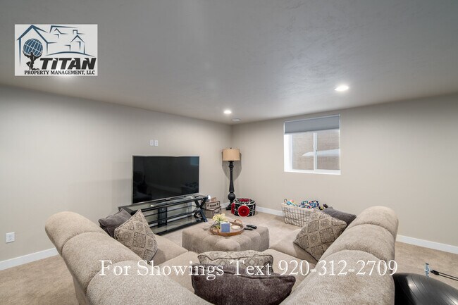 Building Photo - 1012 Faith Ct