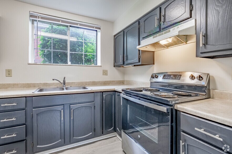 Primary Photo - Daytona Village Apartments