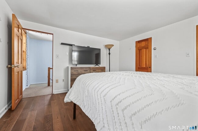 Building Photo - 62 Church St