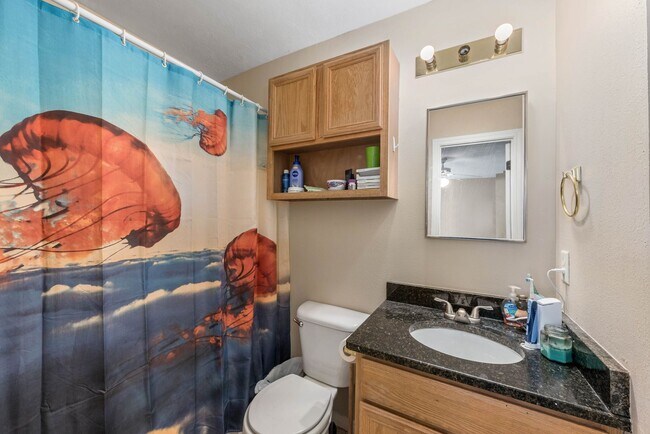 Building Photo - AUGUST 2026 PRE-LEASE!! COME TOUR THIS AMAZING 4 bed, 4 bath Home!!