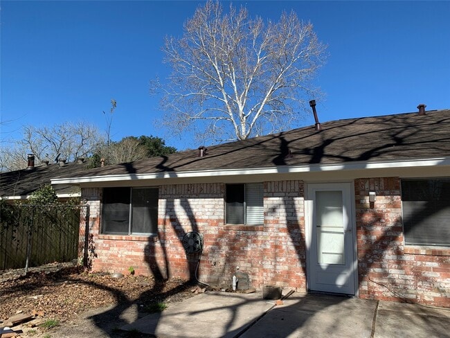 Building Photo - 13611 Elm Ct