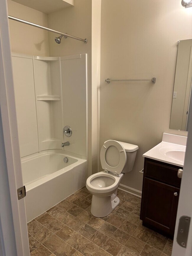 Building Photo - Coming Soon! End unit townhome in Darley G...