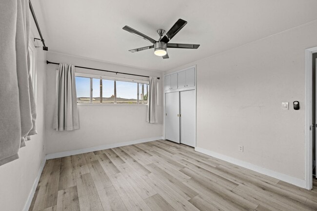 Building Photo - 7 Bed 3 Bath House on Prime Dorothy Way - Minutes Walk to Campus!!