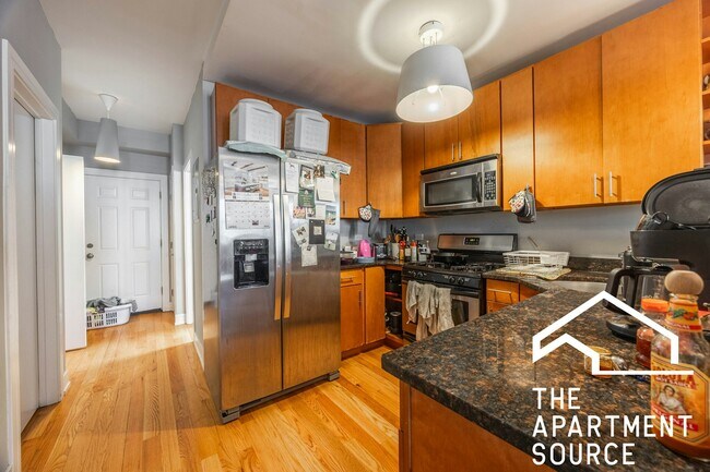 Building Photo - 3023 N Oakley Ave