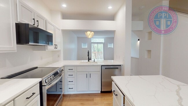 Building Photo - Prime Location, Directly Across From Nike Headquarters! Beautiful Townhouse, Two En-Suites, Centr...