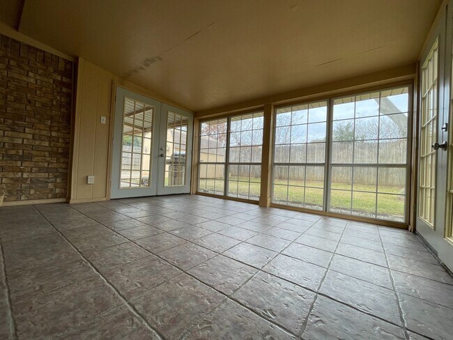 Building Photo - 3/2/2 Grapevine-Colleyville ISD