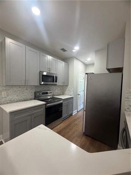 Building Photo - 6035 Bayrose Cir